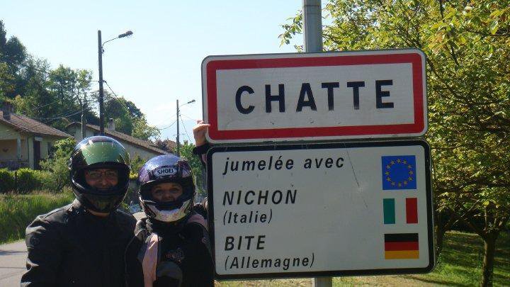 Chatte-Nichon-Bite